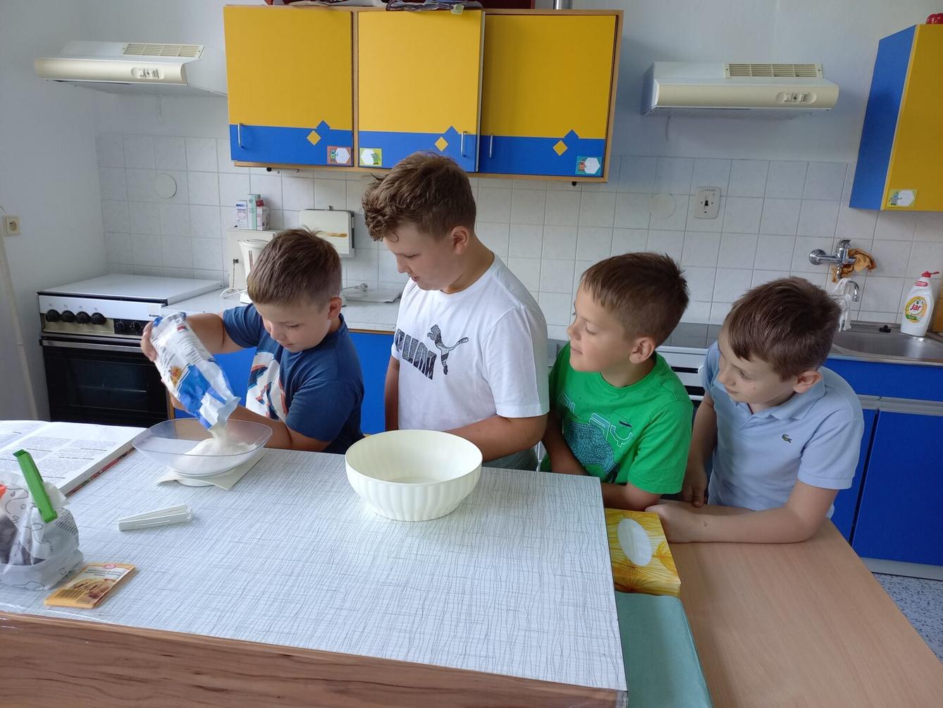 Druháčci pečou pro tatínky - 1