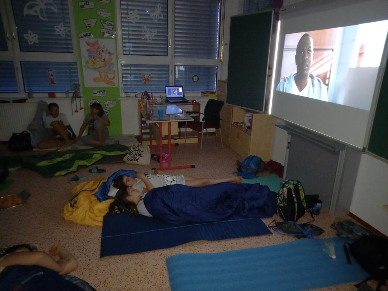 5. třída - Spaní ve škole, Den pro 6. třídu - 16