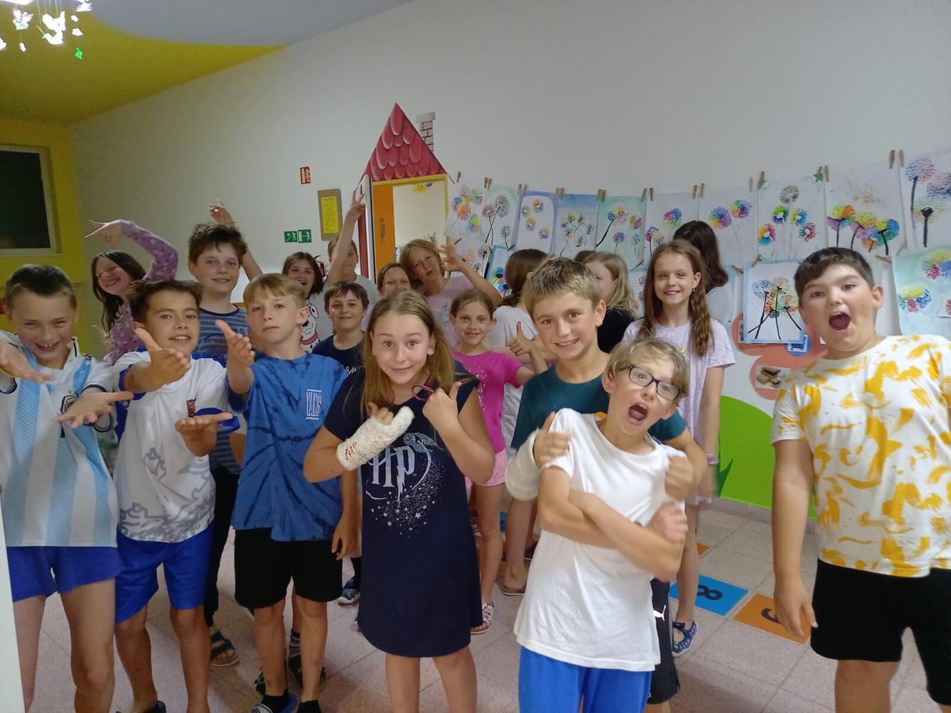 5. třída - Spaní ve škole, Den pro 6. třídu - 21