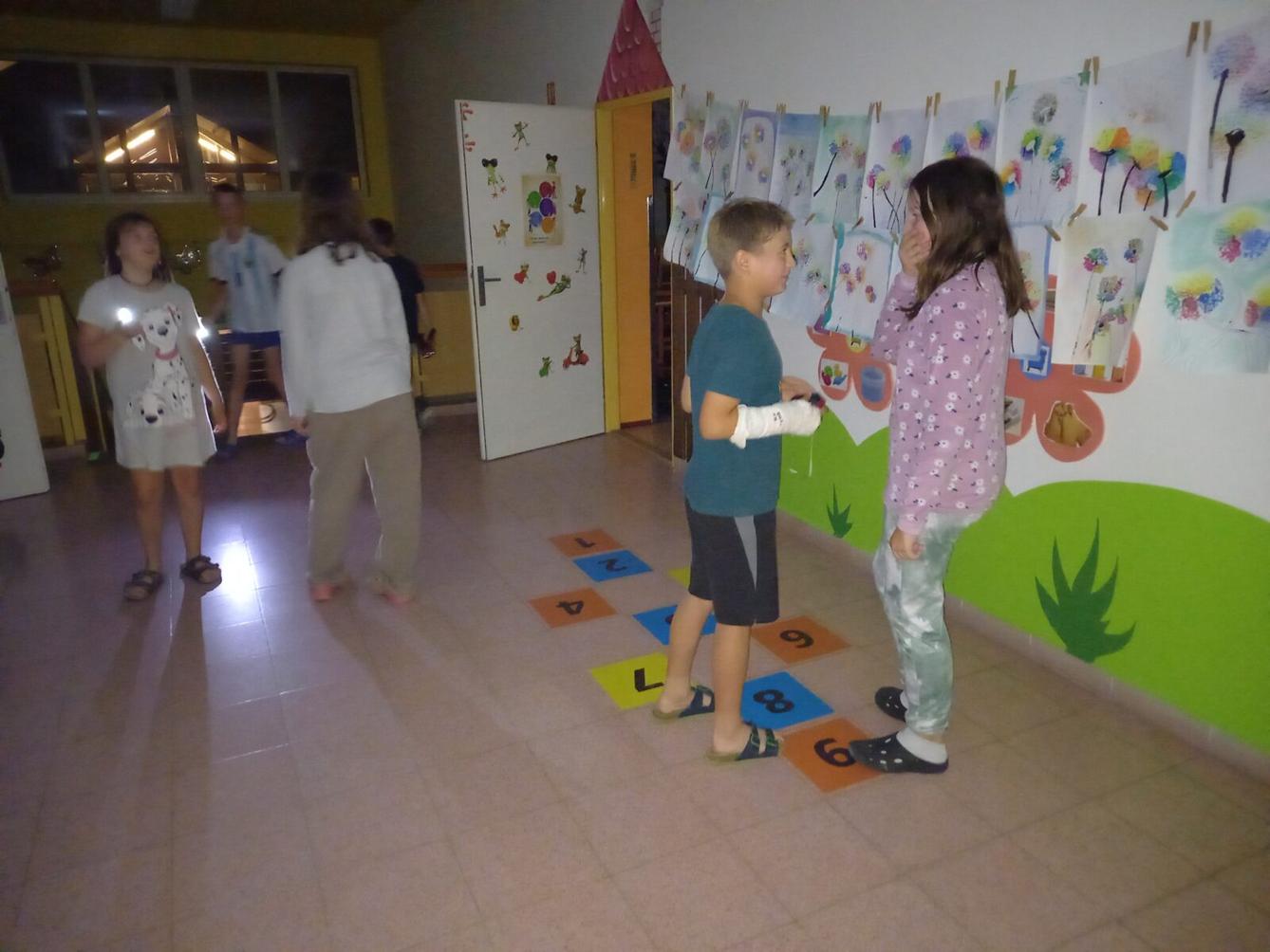 5. třída - Spaní ve škole, Den pro 6. třídu - 23