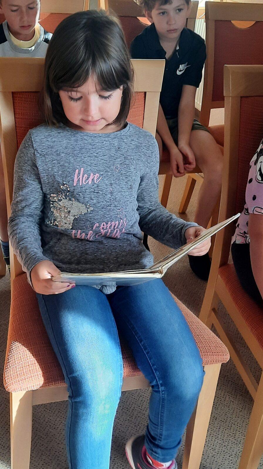 18. 9. Pasování na čtenáře, 2.B - 12