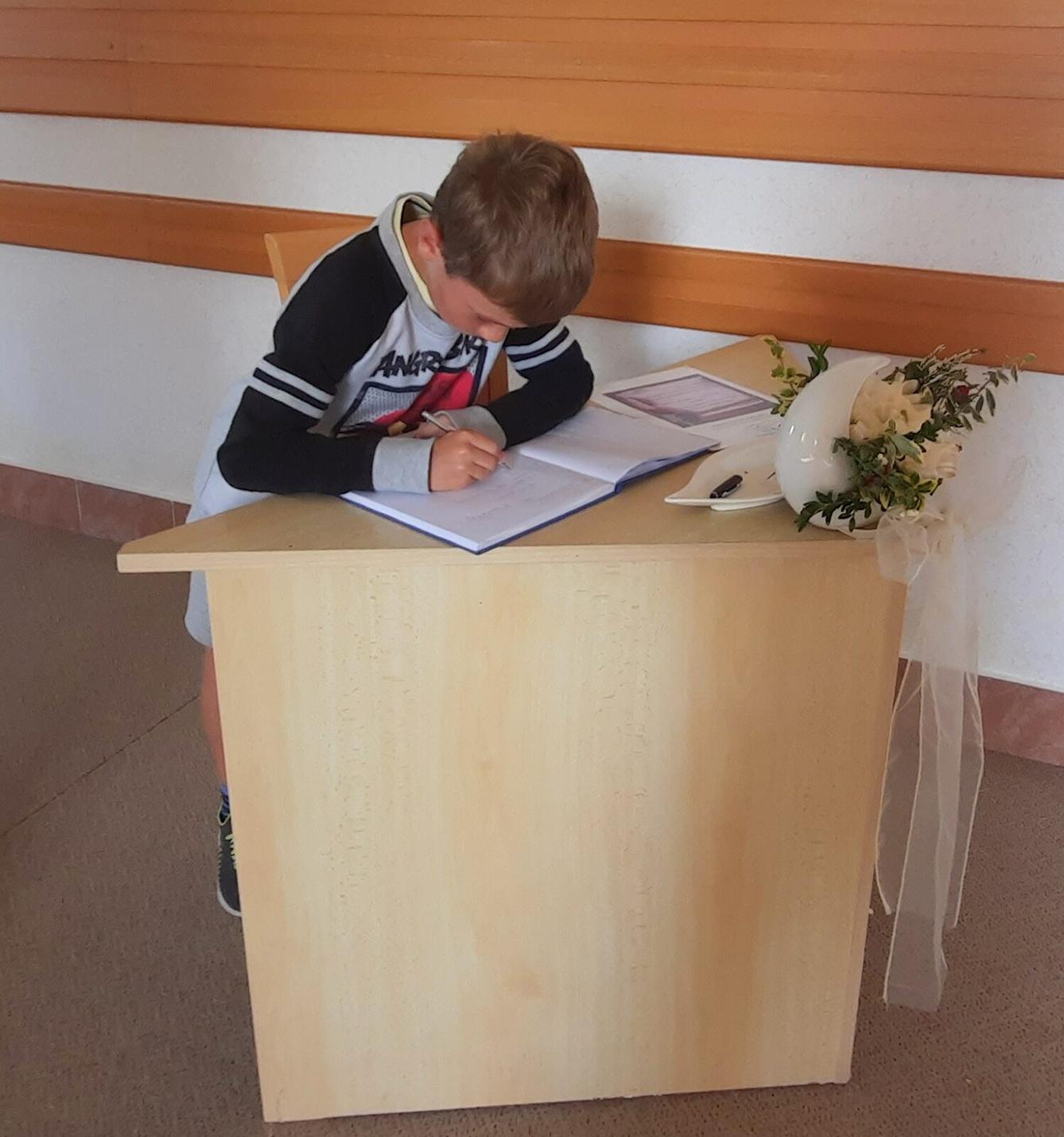 18. 9. Pasování na čtenáře, 2.B - 30