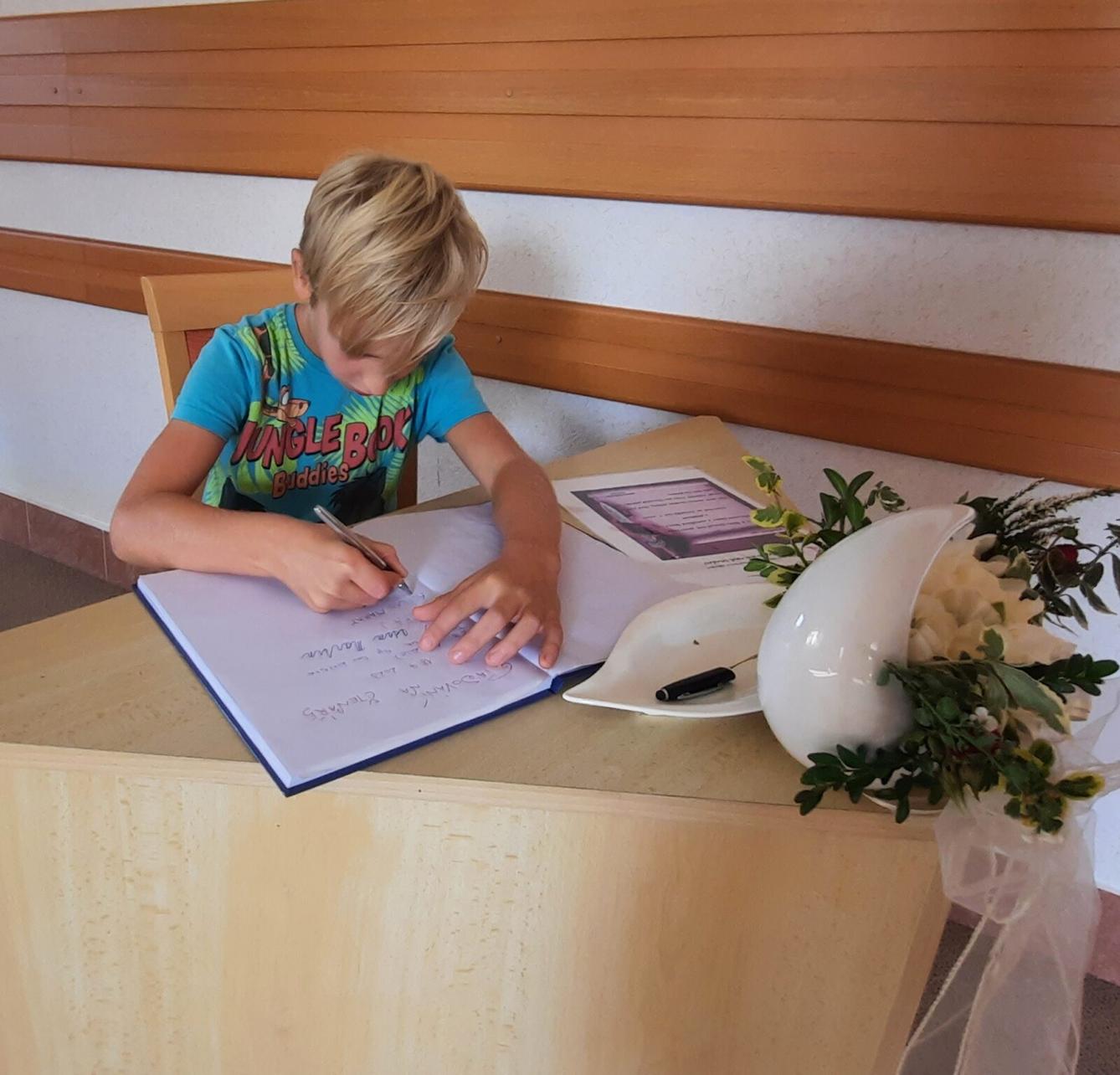 18. 9. Pasování na čtenáře, 2.B - 45