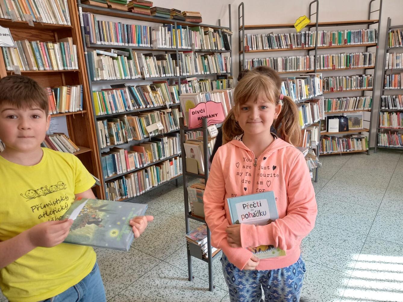 Třeťáčci v místní knihovně - 11