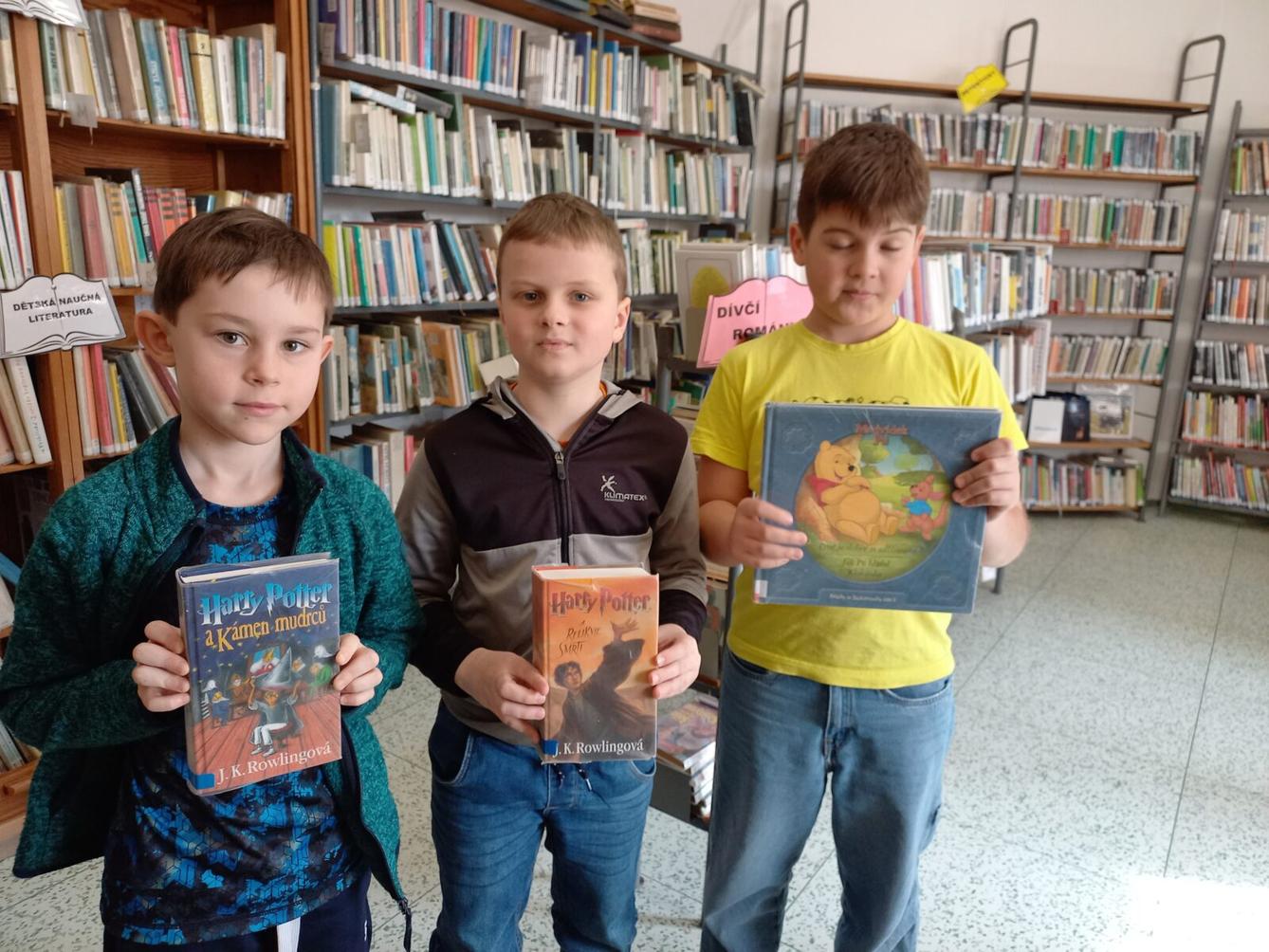 Třeťáčci v místní knihovně - 13