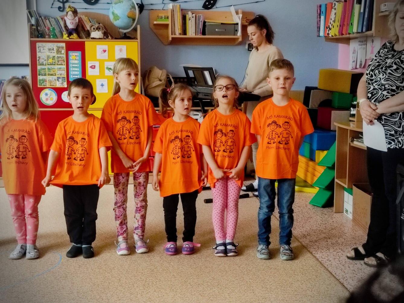 BESÍDKA KE DNI MATEK - 19