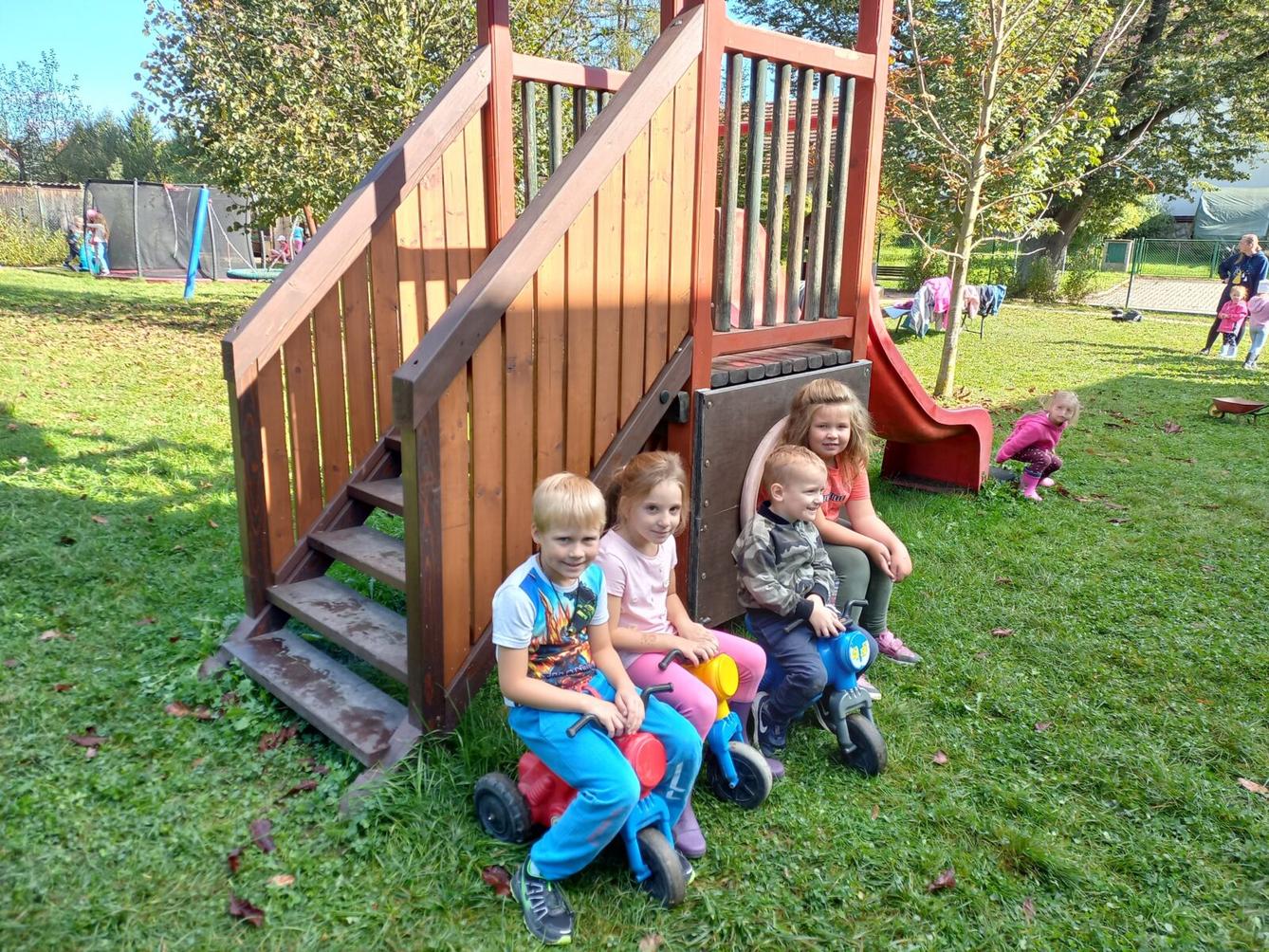 Prvňáčci na návštěvě v MŠ Korálek - 7