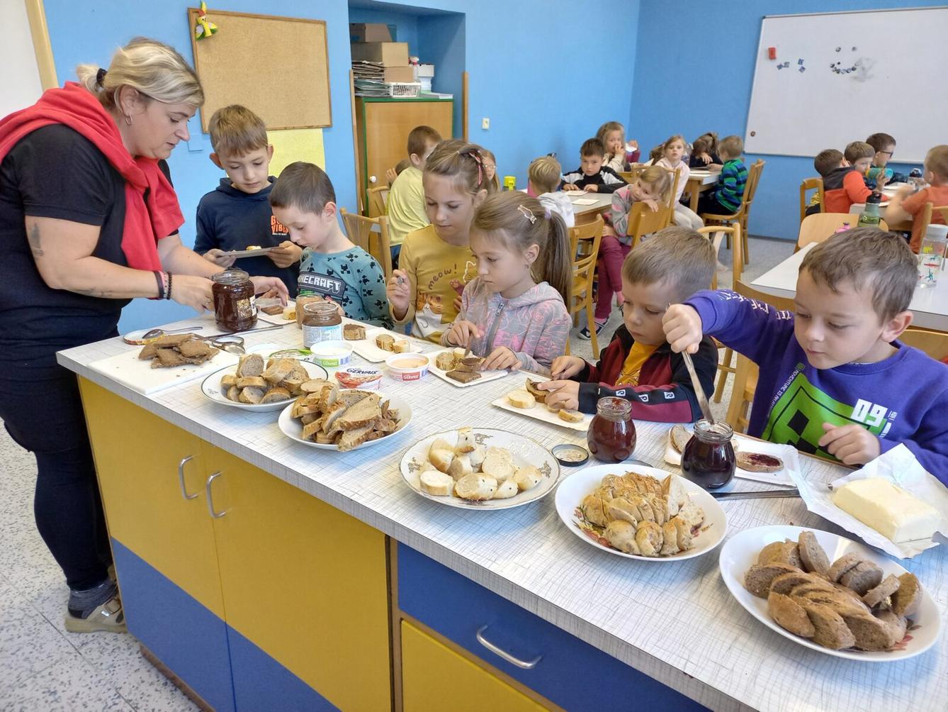 Tematická dílna "Od klásku k pecnu" v 1. třídě - 5