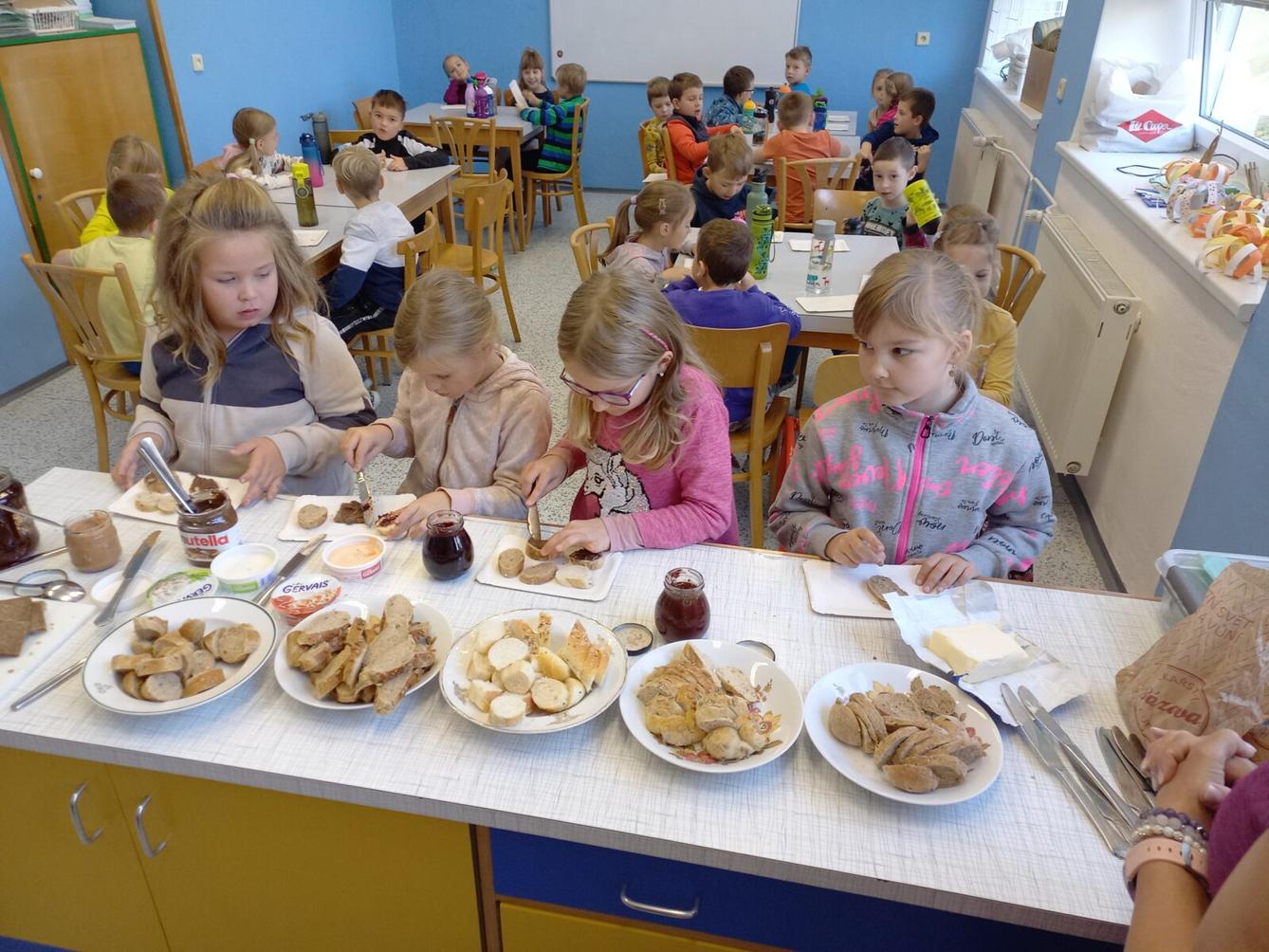 Tematická dílna "Od klásku k pecnu" v 1. třídě - 7