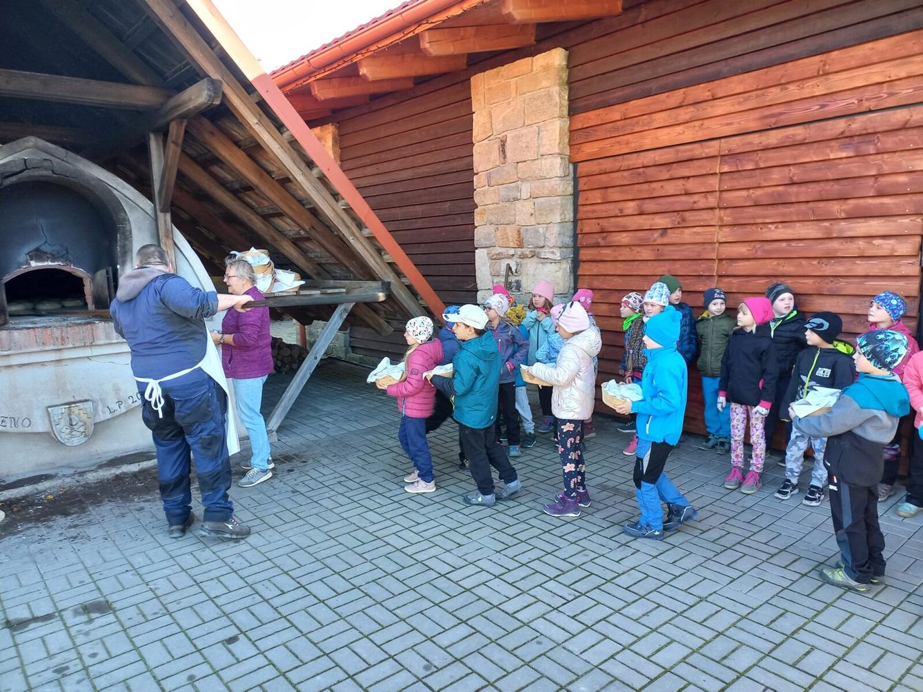 Tematická dílna "Od klásku k pecnu" v 1. třídě - 19