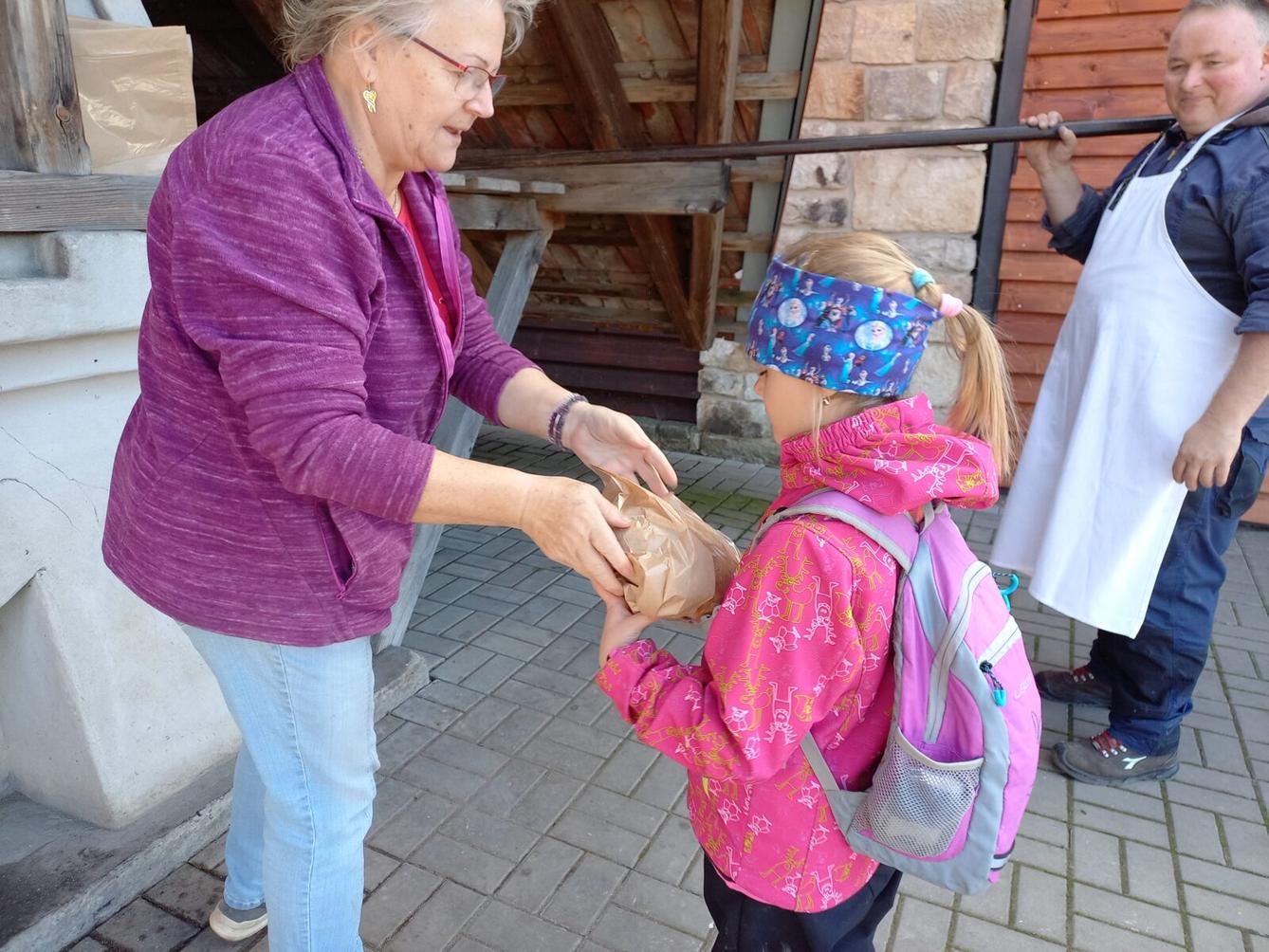Tematická dílna "Od klásku k pecnu" v 1. třídě - 27