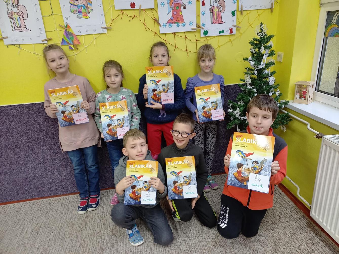 Slavnostní předávání Slabikářů v 1. třídě - 4