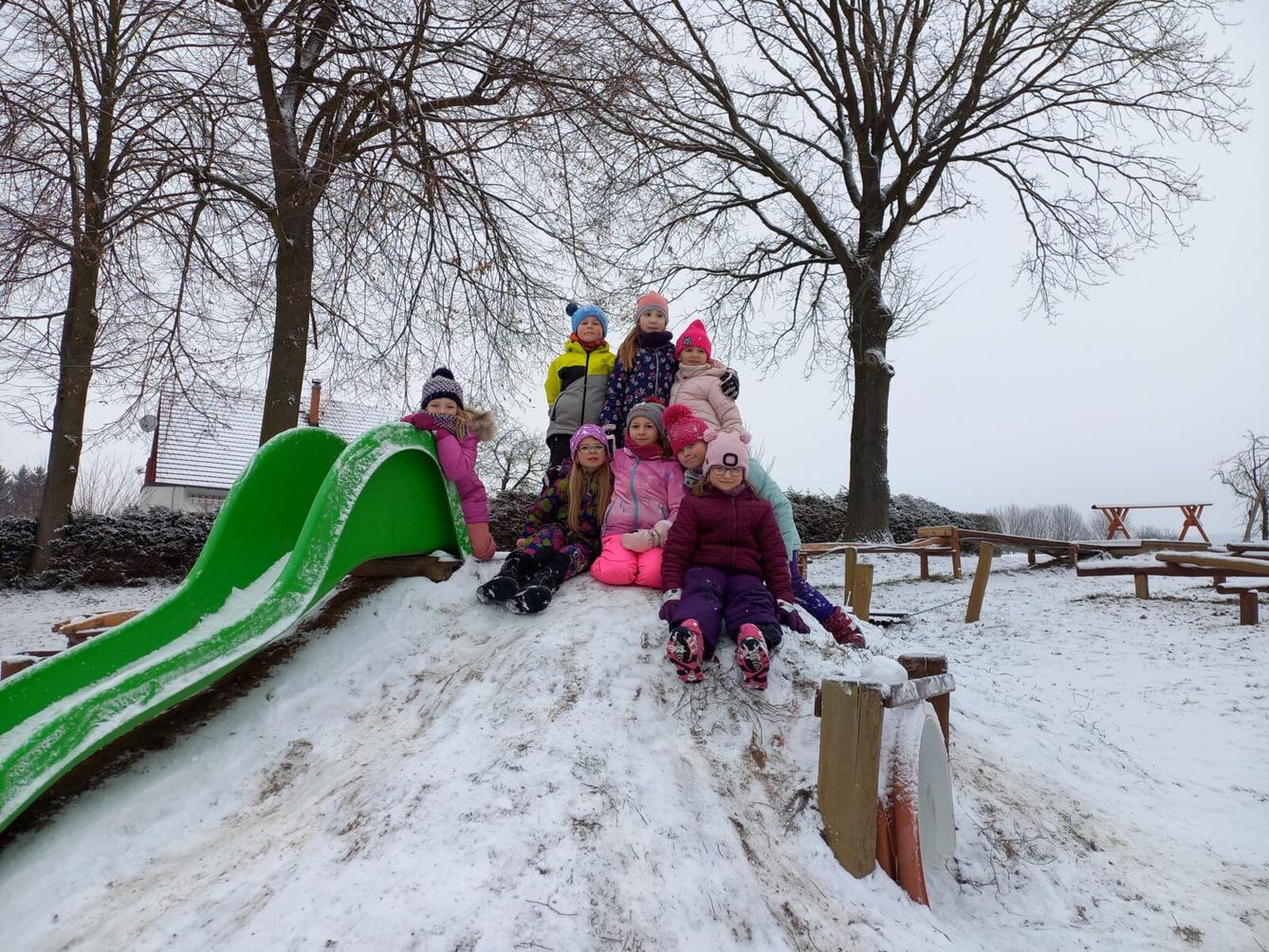 Prvňáčci na sněhu - 7