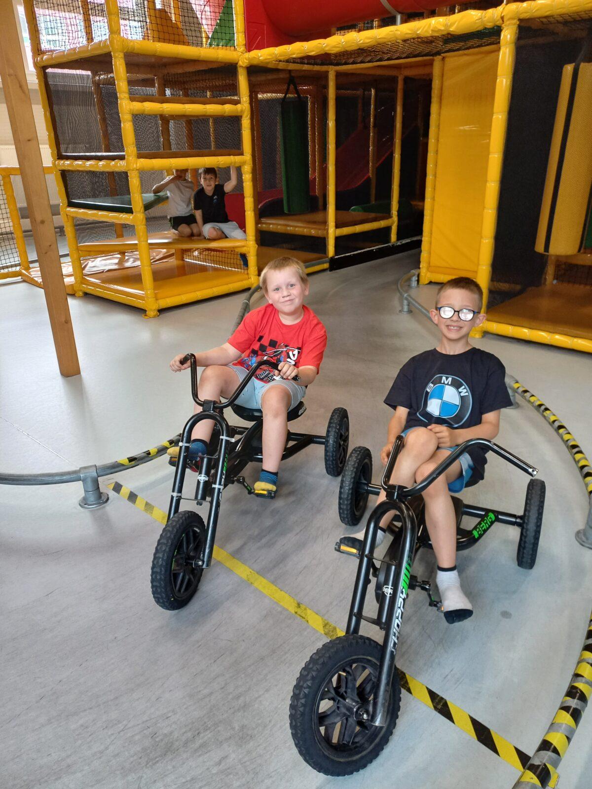 Prvňáčci na výletě ve Skipi - 3