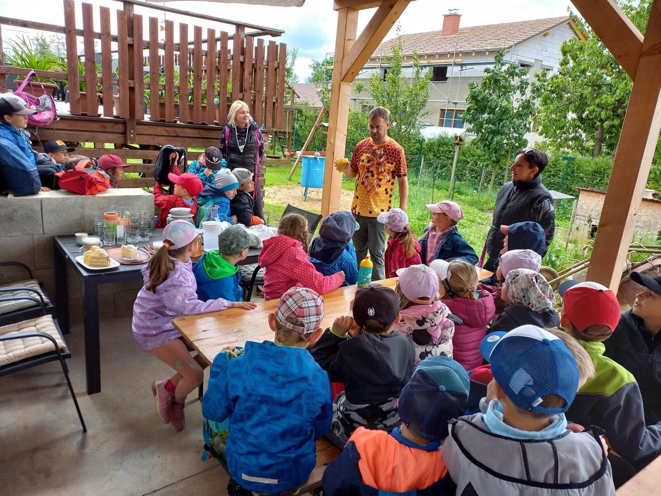 Tematická dílna "Včelařství" v 1. a 2. třídě - 14