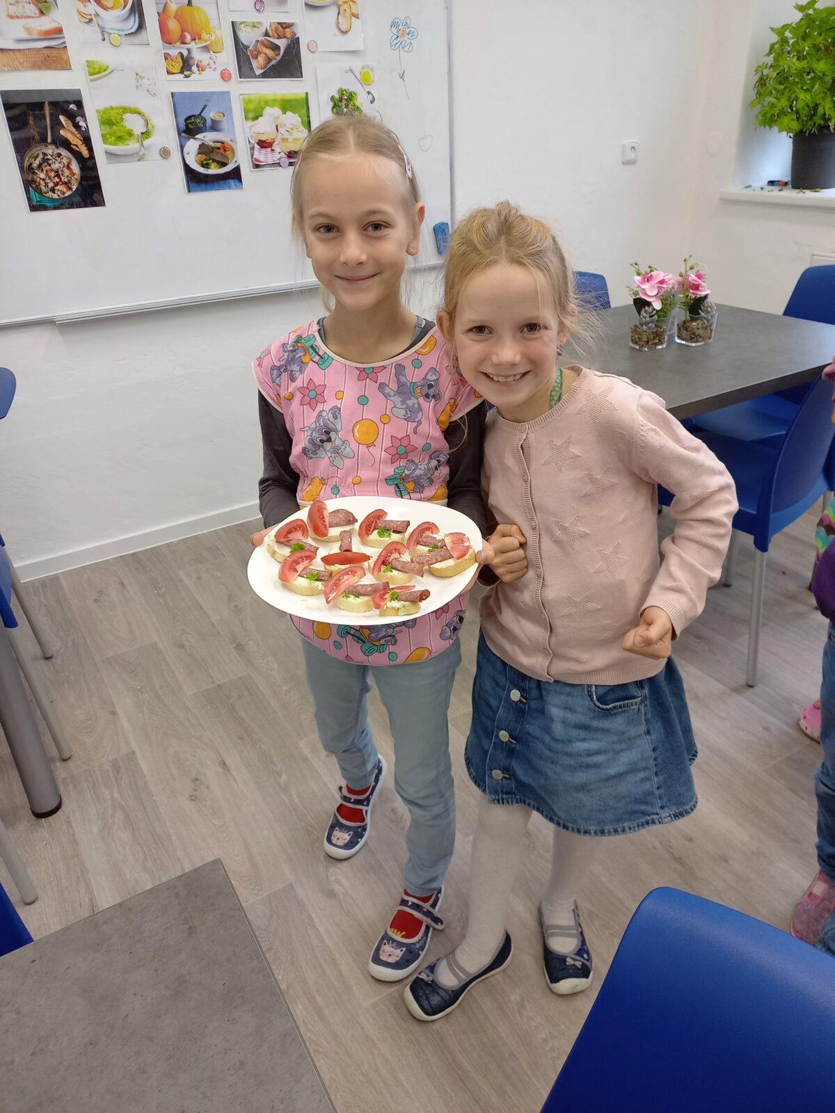 Druháčci v nové školní kuchyňce - 9