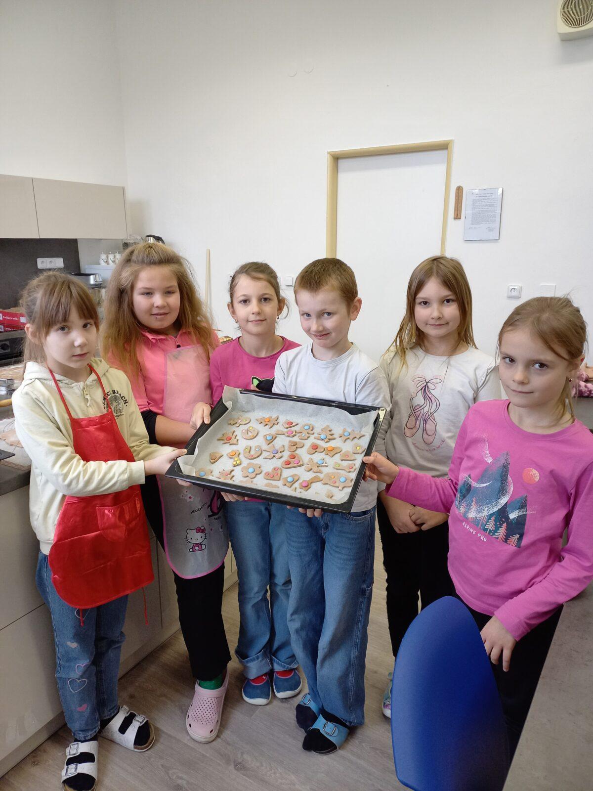 Druháčci pečou perníčky - 16