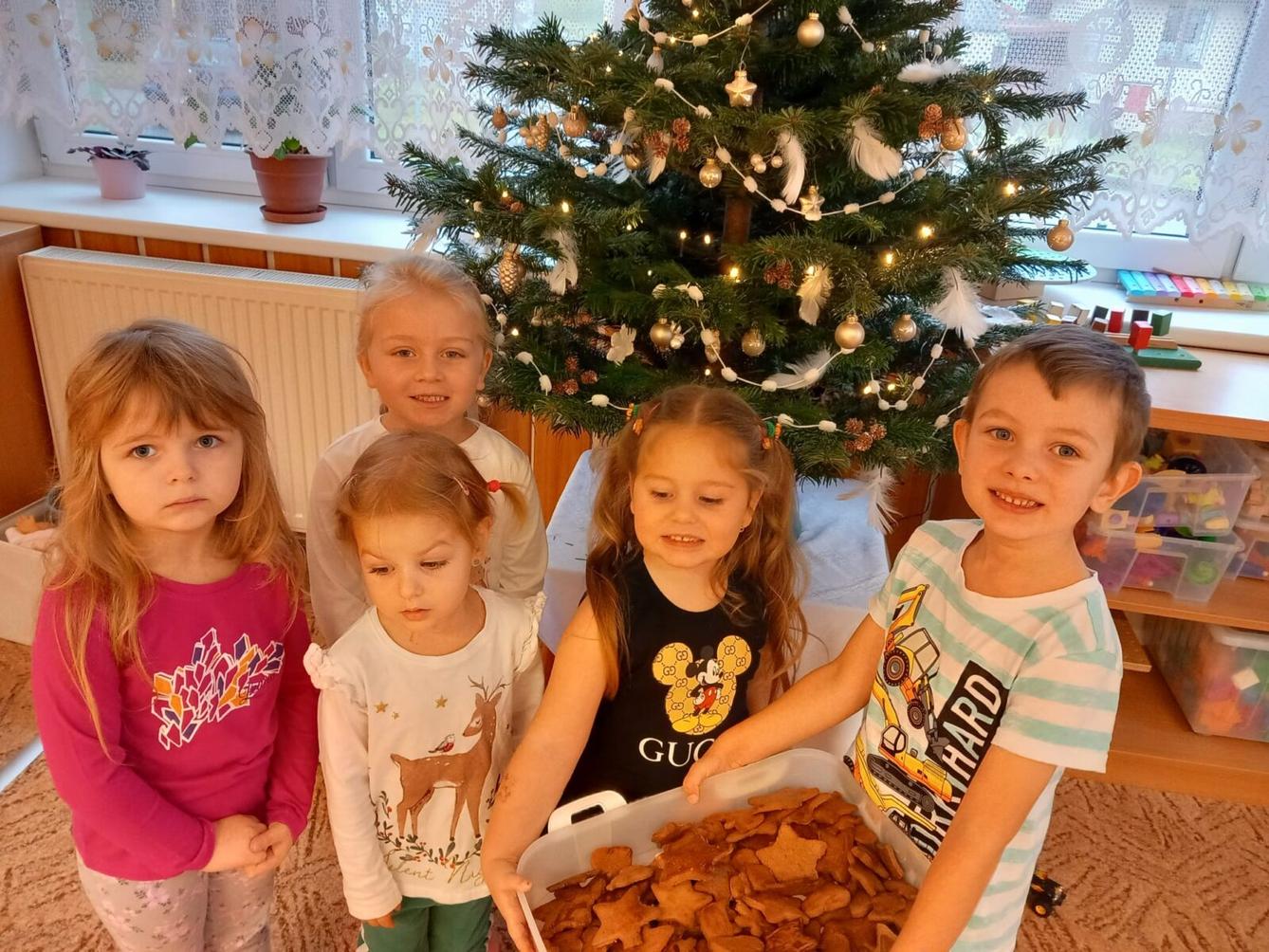 pečení perníčků ve školce - 2