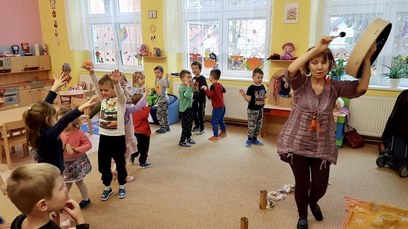 MUZIKOTERAPIE: ,,INDIÁNSKÁ POHÁDKA" - 15