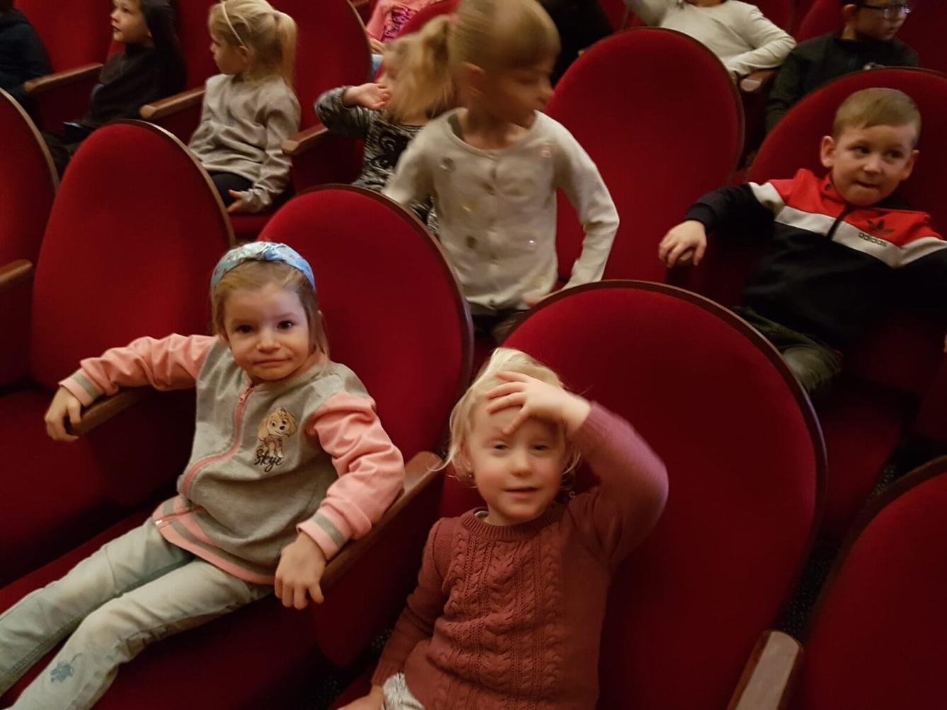 NÁVŠTĚVA DIVADLA: ,,ČERTŮV ŠVAGR" - 3