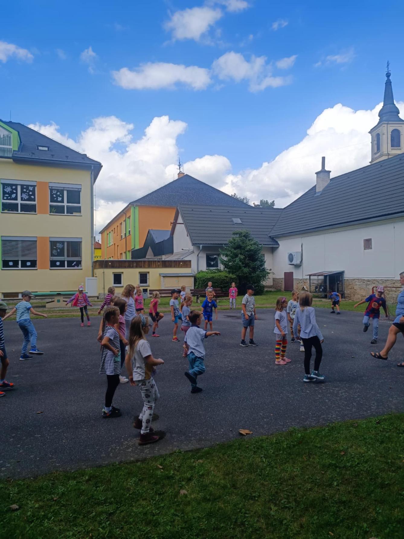 ŠKOLNÍ DRUŽINA - 2. ODDĚLENÍ -PODZIM - 12