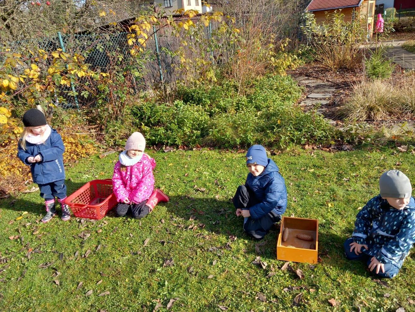 podzimní hry na zahradě - 7