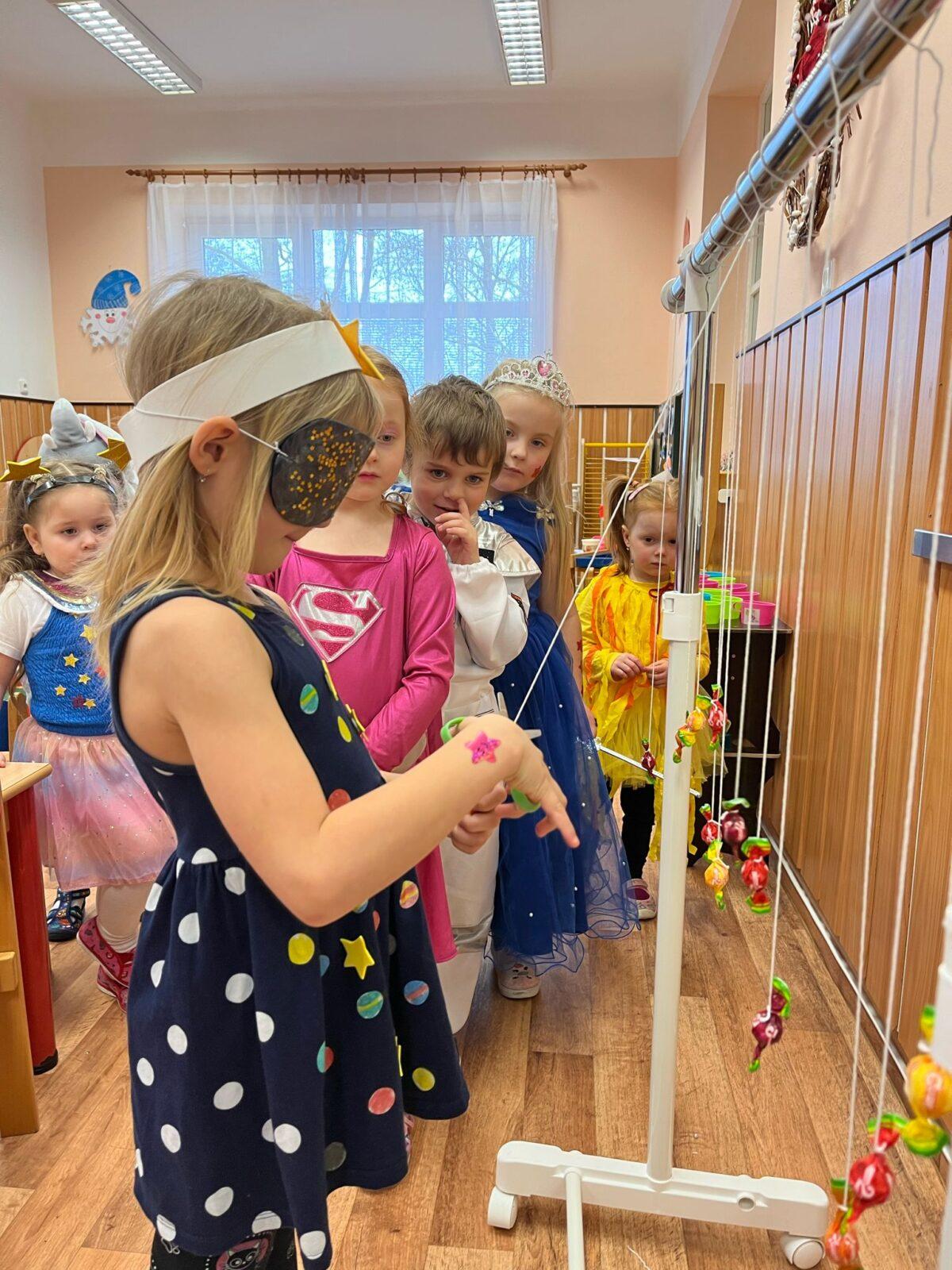 karneval na téma vesmír + přehlídka raket - 13