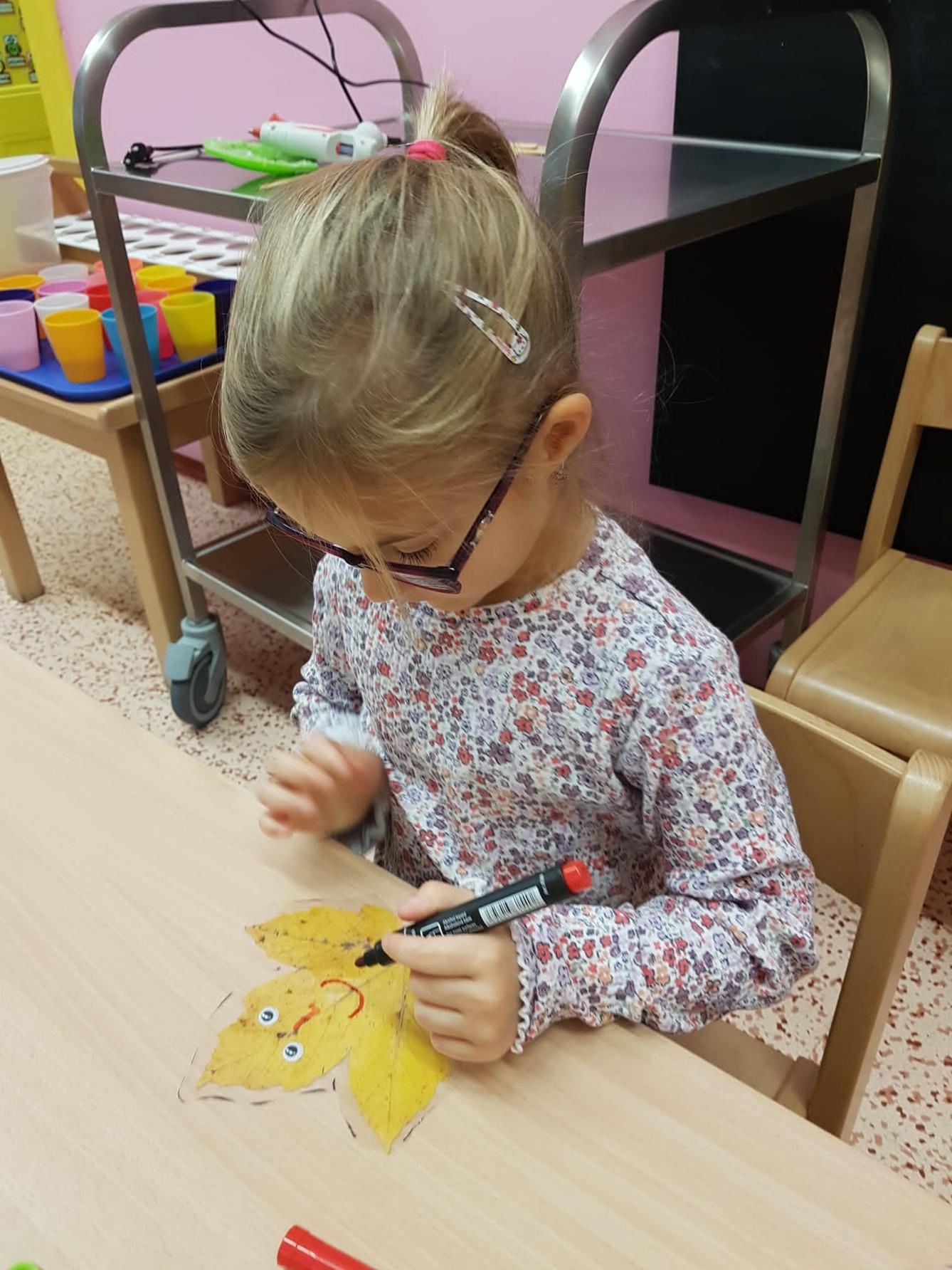 SOVIČKY: ,,LISTÍ ŽLOUTNE, POLETUJE" - 21