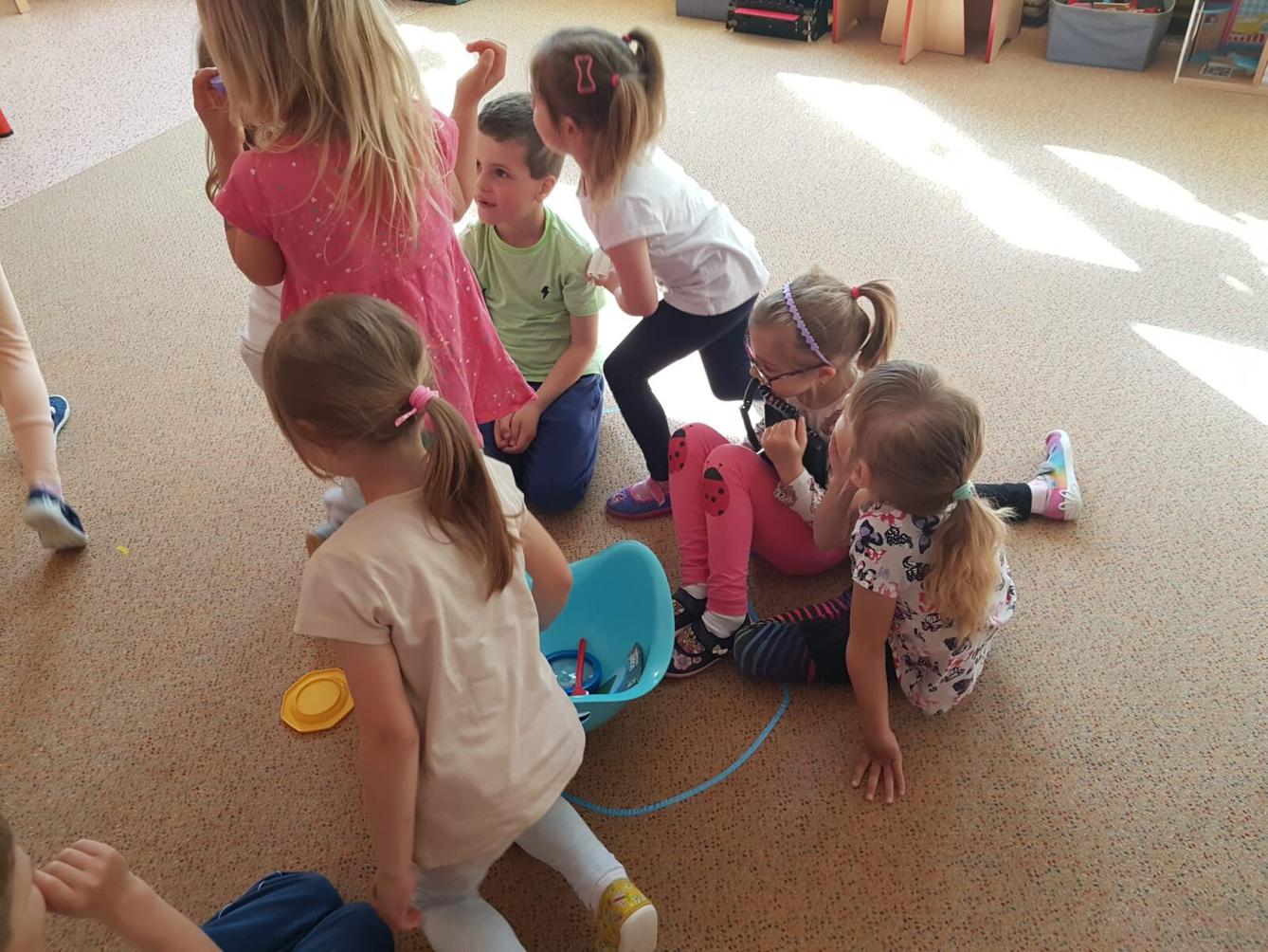 SOVIČKY: ,,MOJE MAMINKA MÁ SVÁTEK - RODINA" - 19