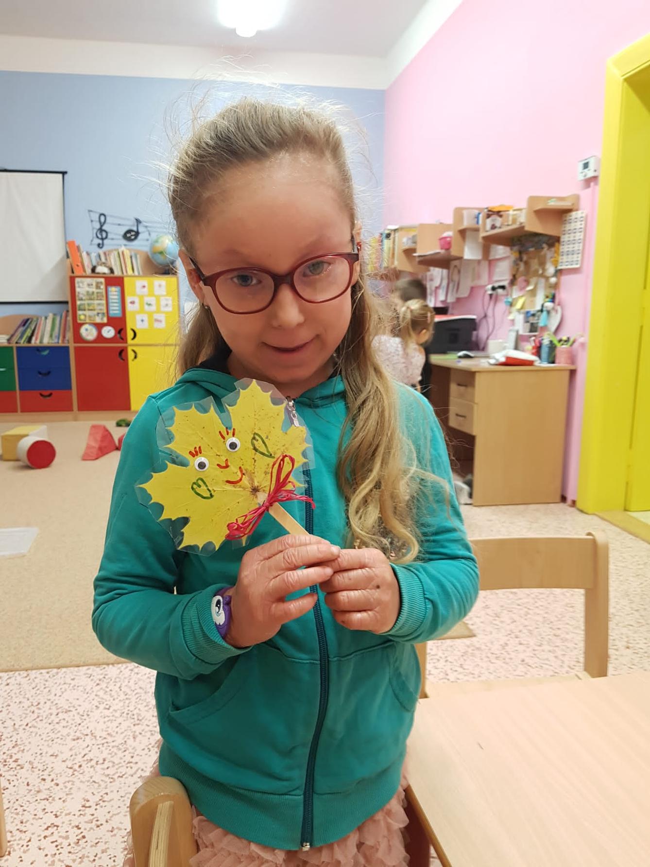 SOVIČKY: ,,LISTÍ ŽLOUTNE, POLETUJE" - 23