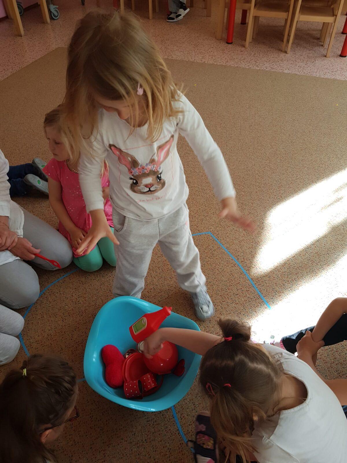 SOVIČKY: ,,MOJE MAMINKA MÁ SVÁTEK - RODINA" - 20