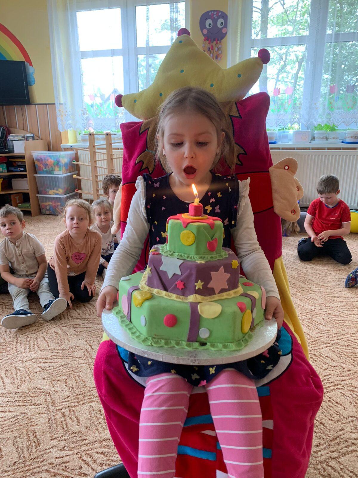 EMILKA SLAVÍ NAROZENINY - 2