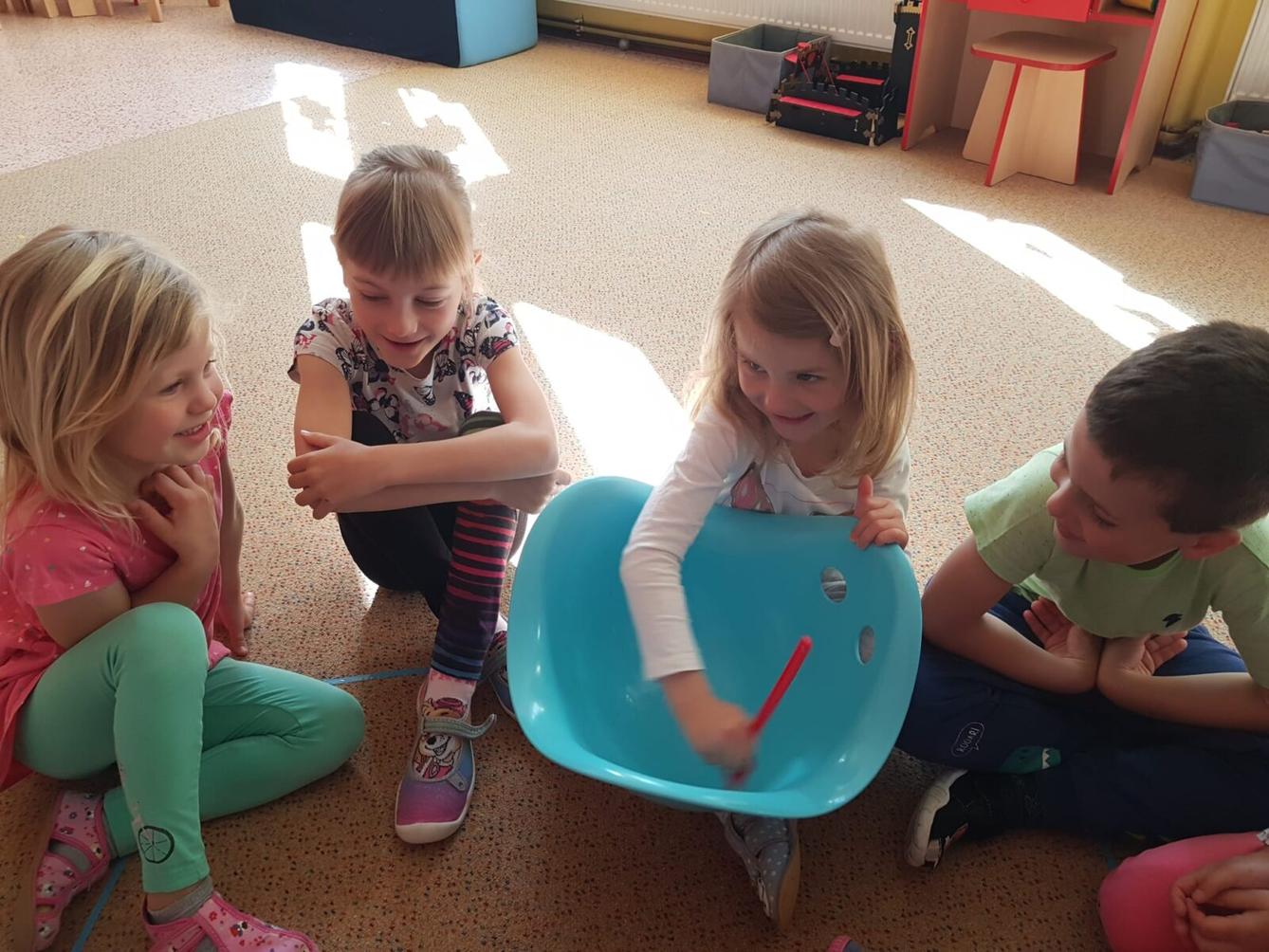 SOVIČKY: ,,MOJE MAMINKA MÁ SVÁTEK - RODINA" - 23