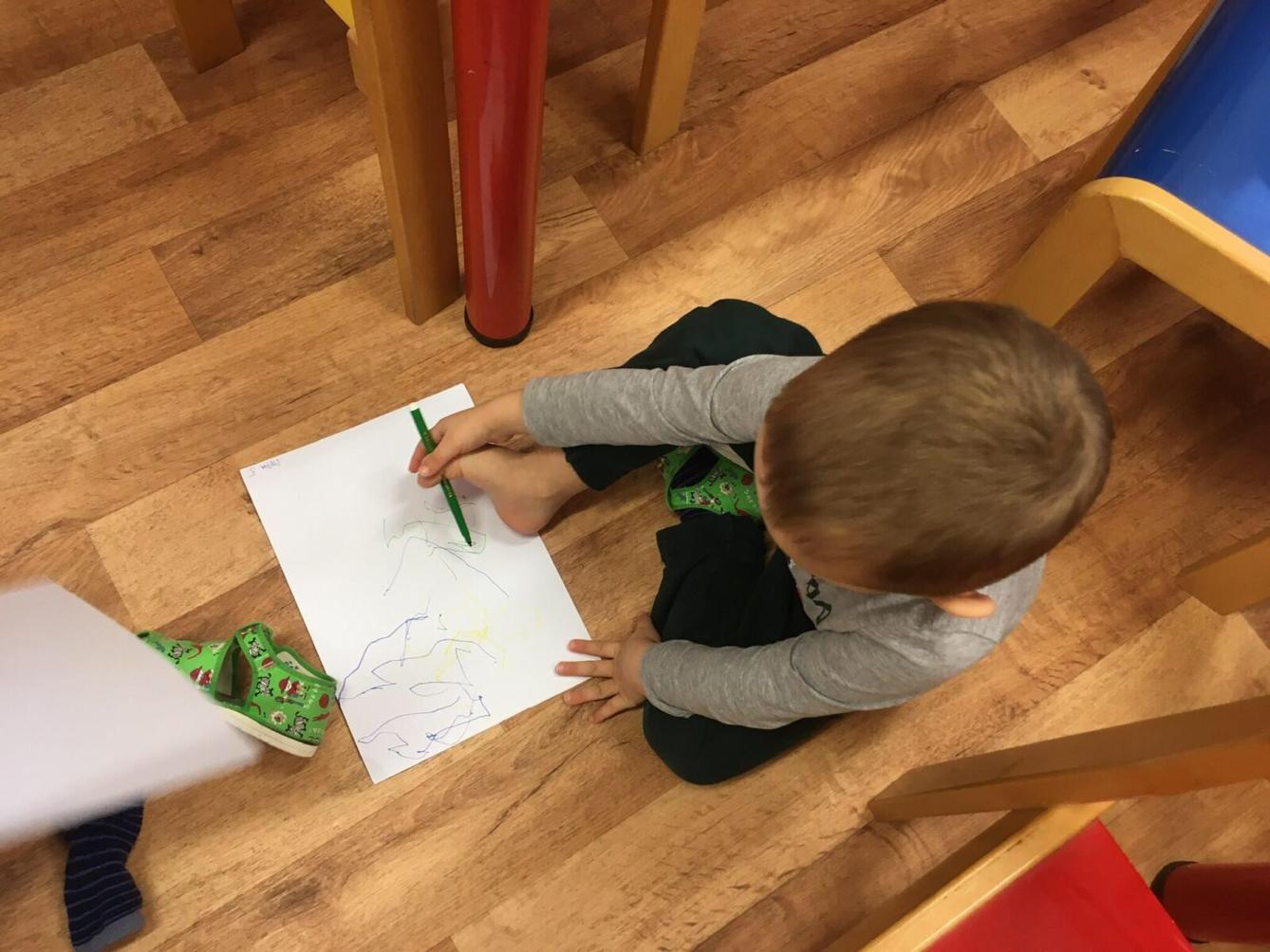 Kreslíme pusou a nohou - 9