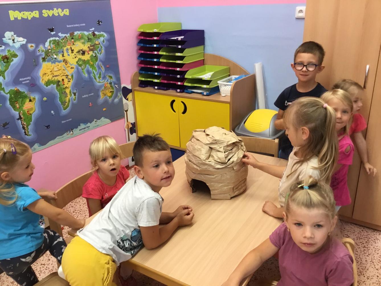 týdenní  projekt: ,,od kytičky k medu" - 21