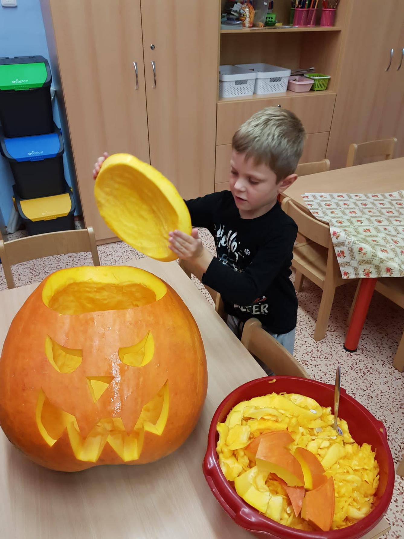 SOVIČKY: ,,LISTÍ ŽLOUTNE, POLETUJE" - 28