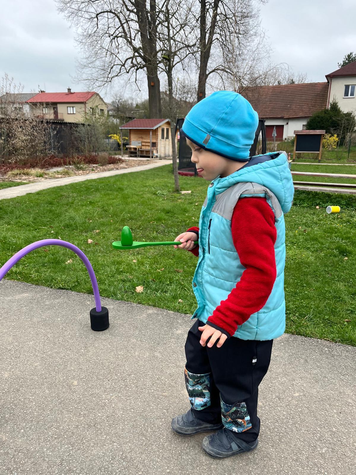 velikonoční stezka+ hledání vajíček na zahradě - 7