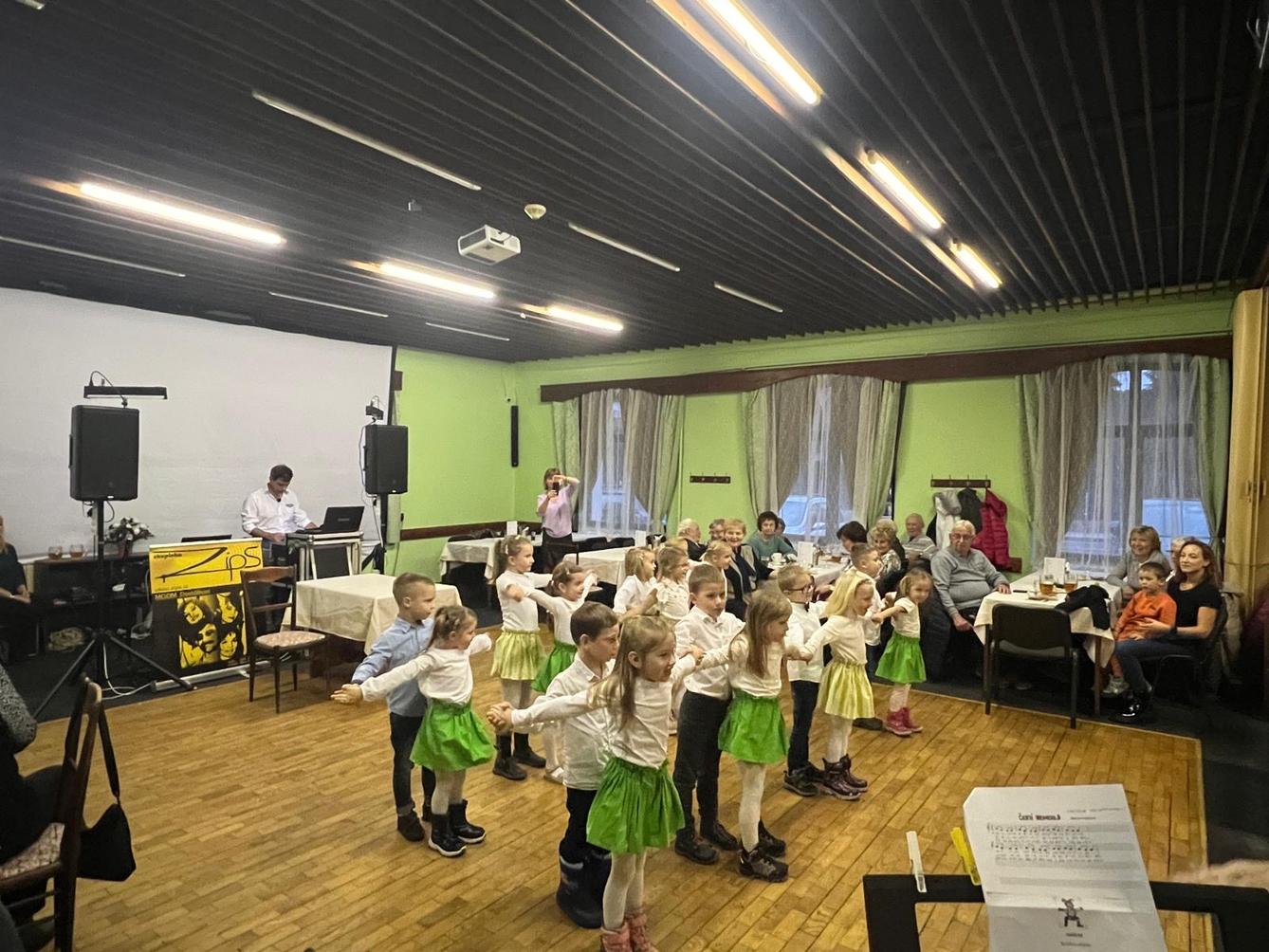 VYSTOUPENÍ PRO LIBCHAVSKÉ SENIORY - 2