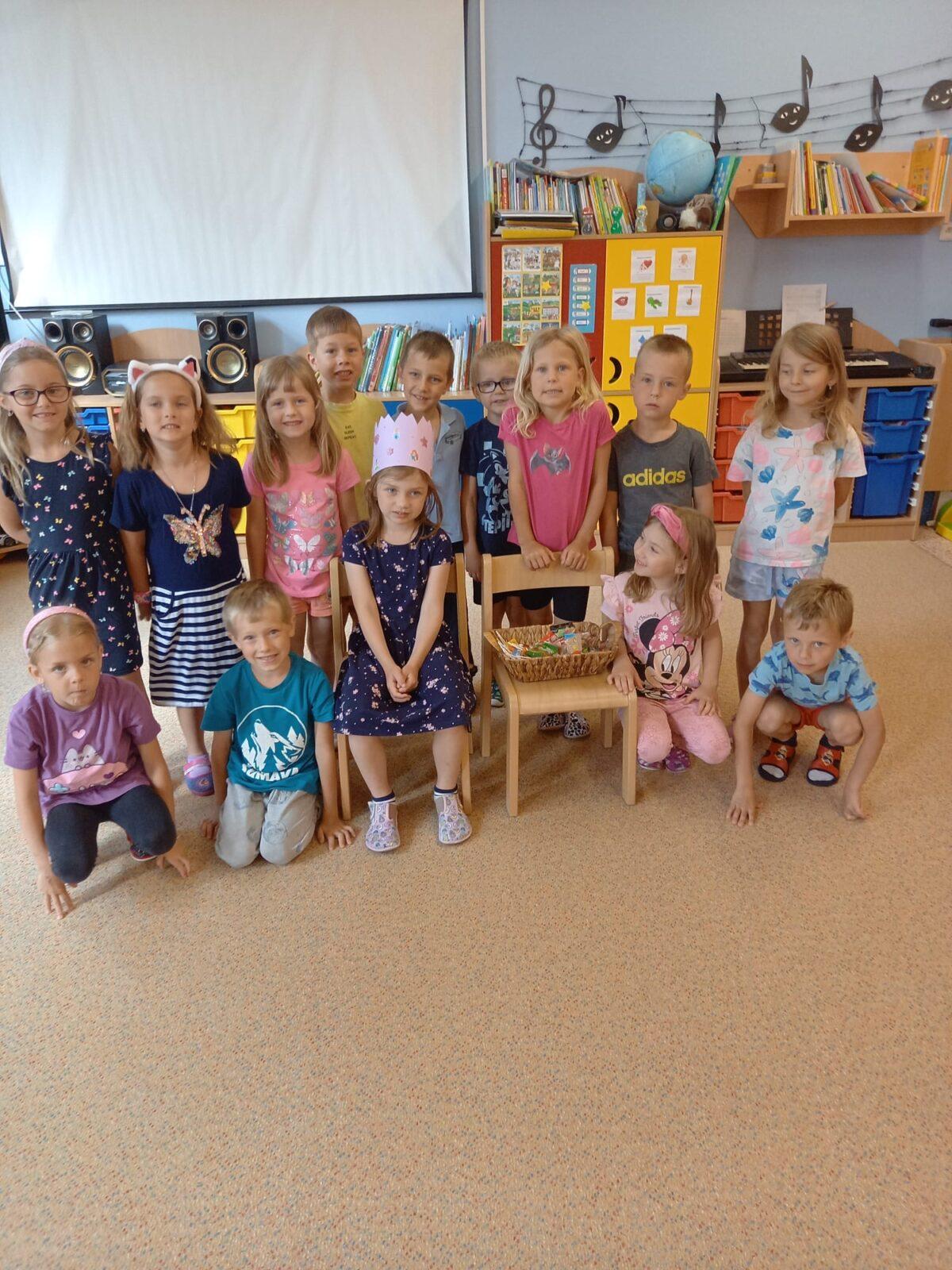 SLAVÍME: ADÉLKA MĚLA NAROZENINY - 1