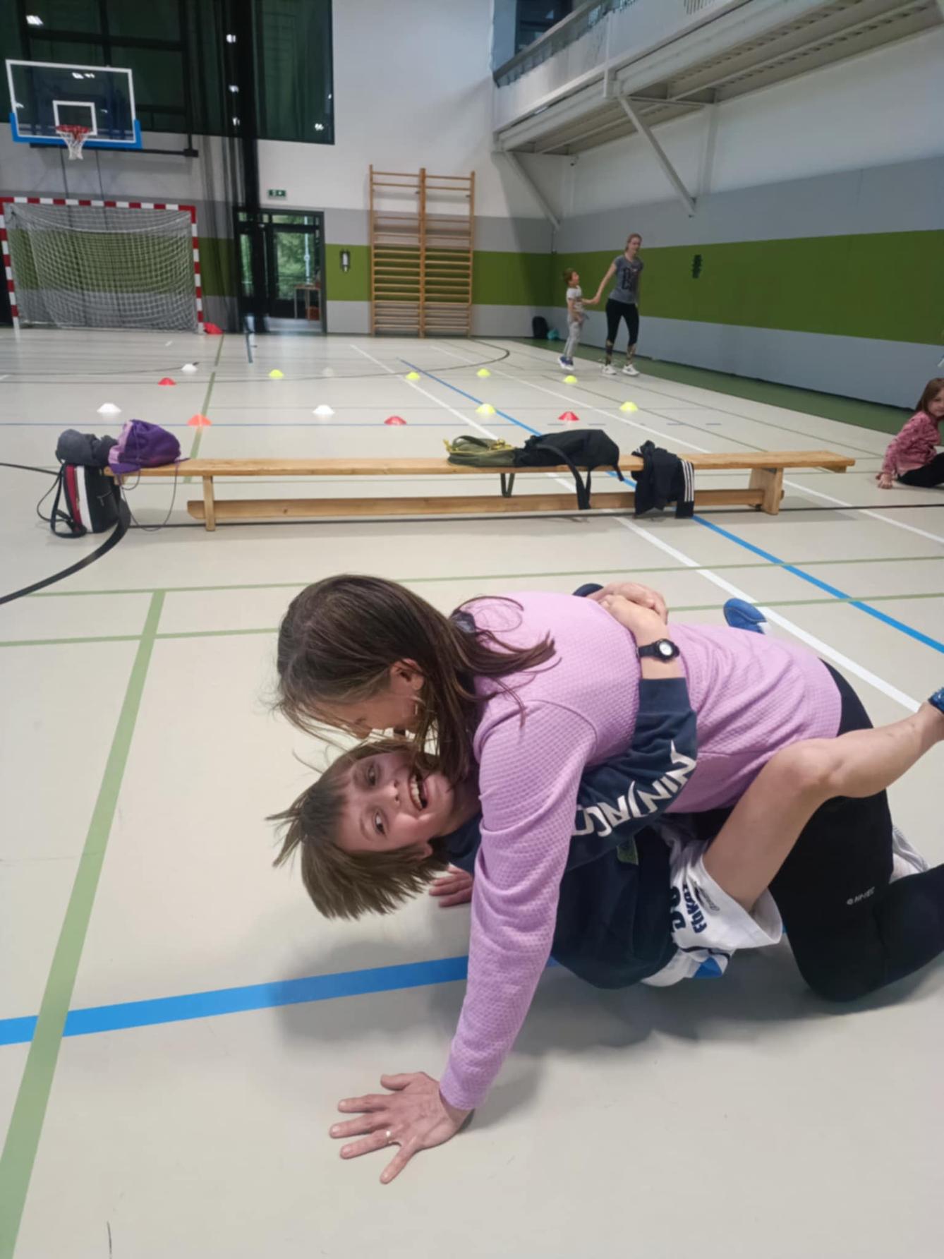 Družinka a děti s rodiči**"sportovní odpoledne" - 11