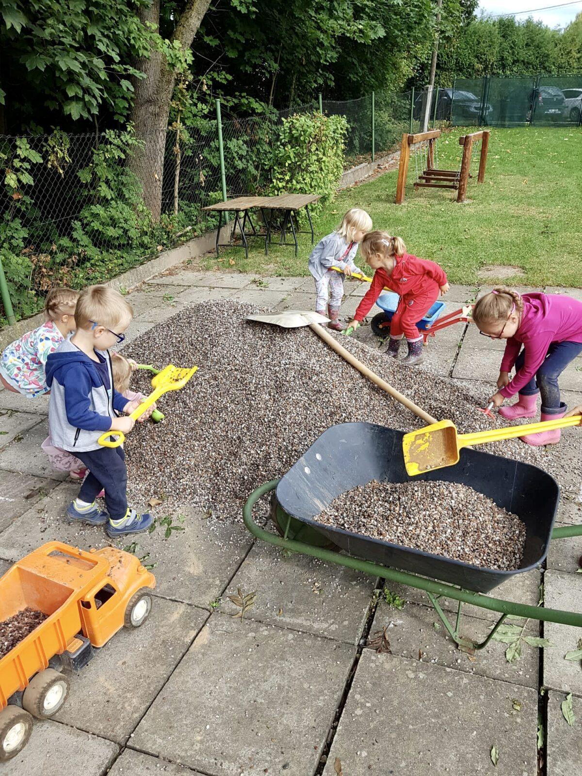 VZNIK NOVÉHO HRACÍHO KOUTKU - 13