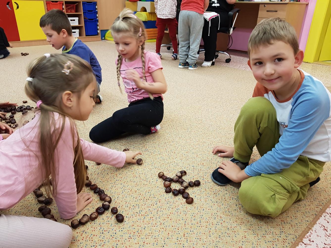 SOVIČKY: ,,LISTÍ ŽLOUTNE, POLETUJE" - 32