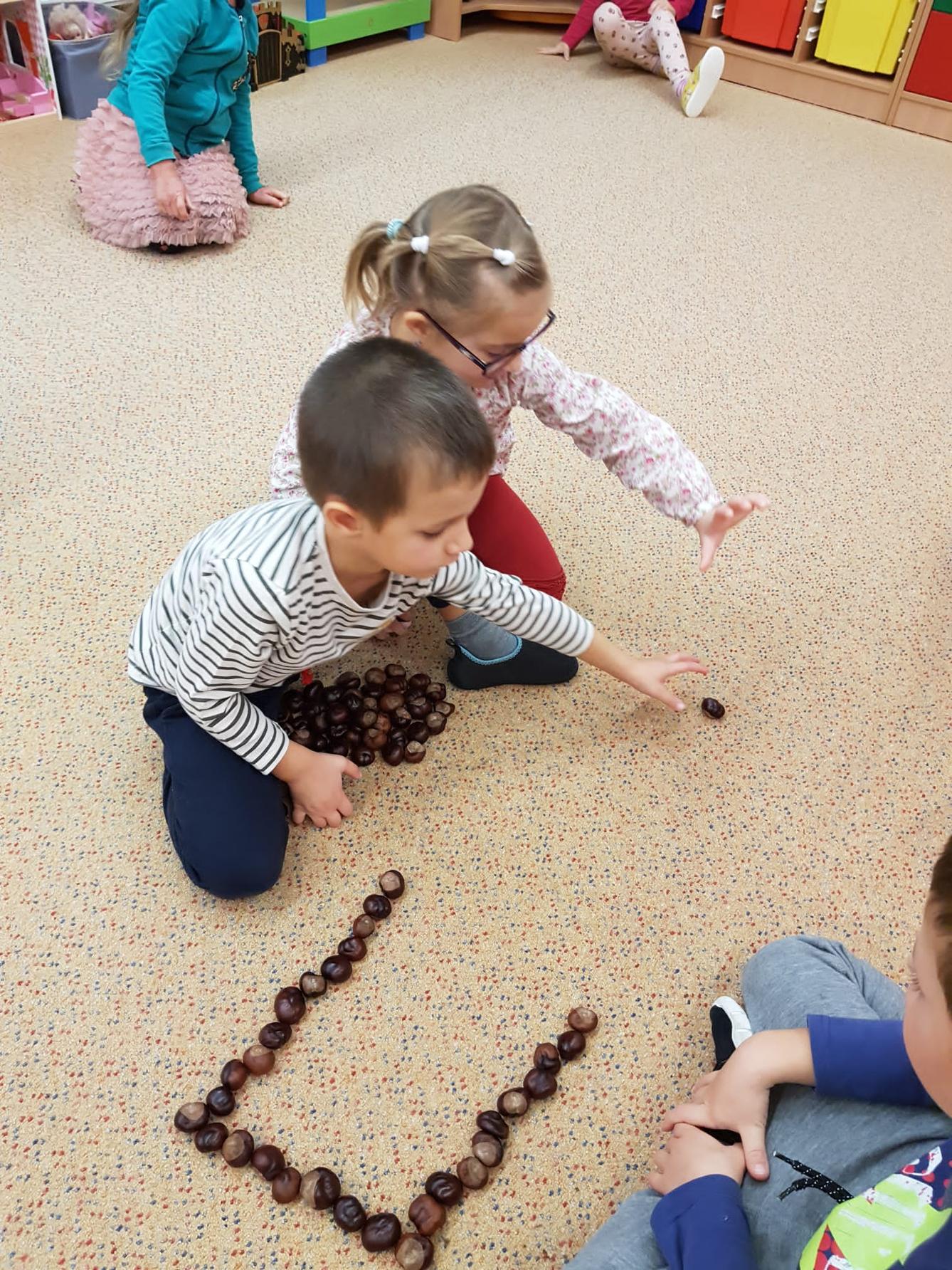 SOVIČKY: ,,LISTÍ ŽLOUTNE, POLETUJE" - 33