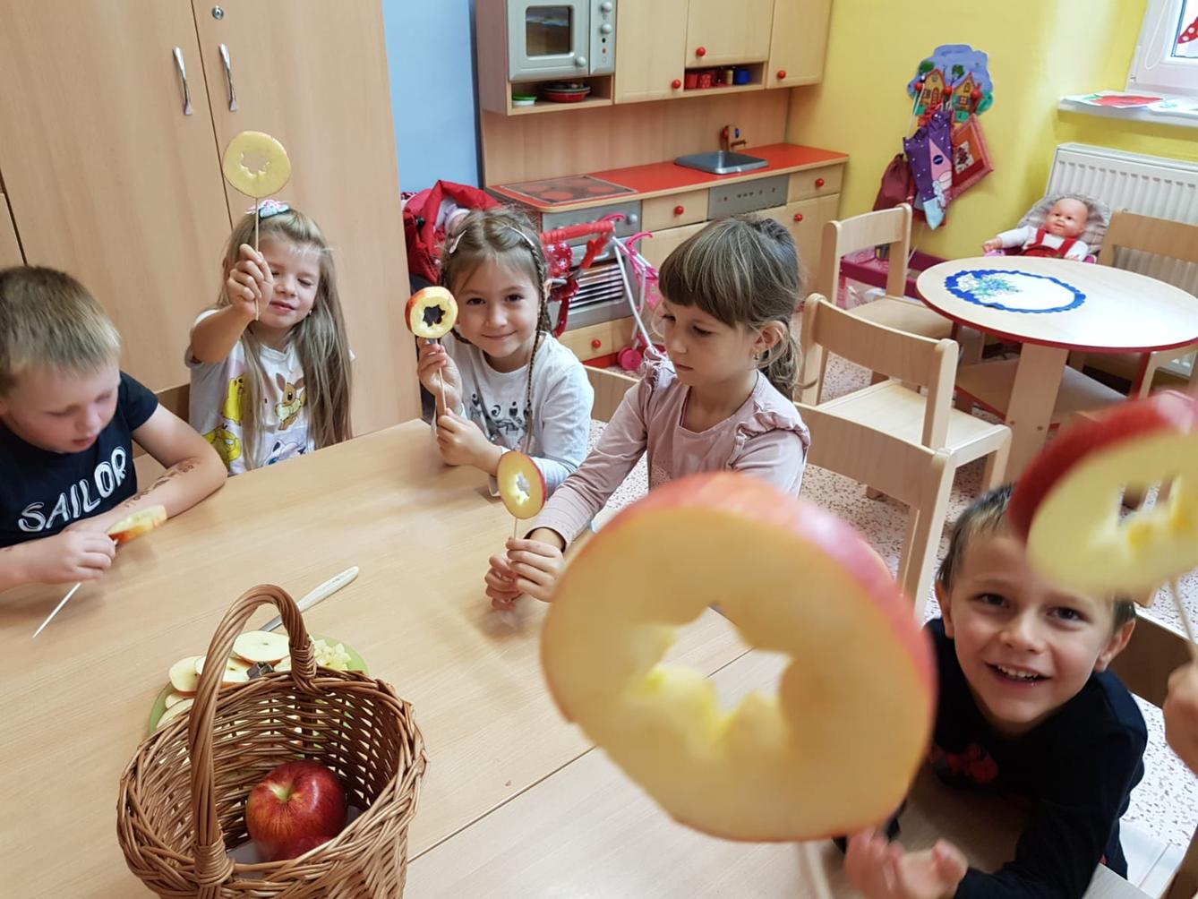 SOVIČKY: ,,ČAS JABLÍČKOVÉ VŮNĚ" - 15