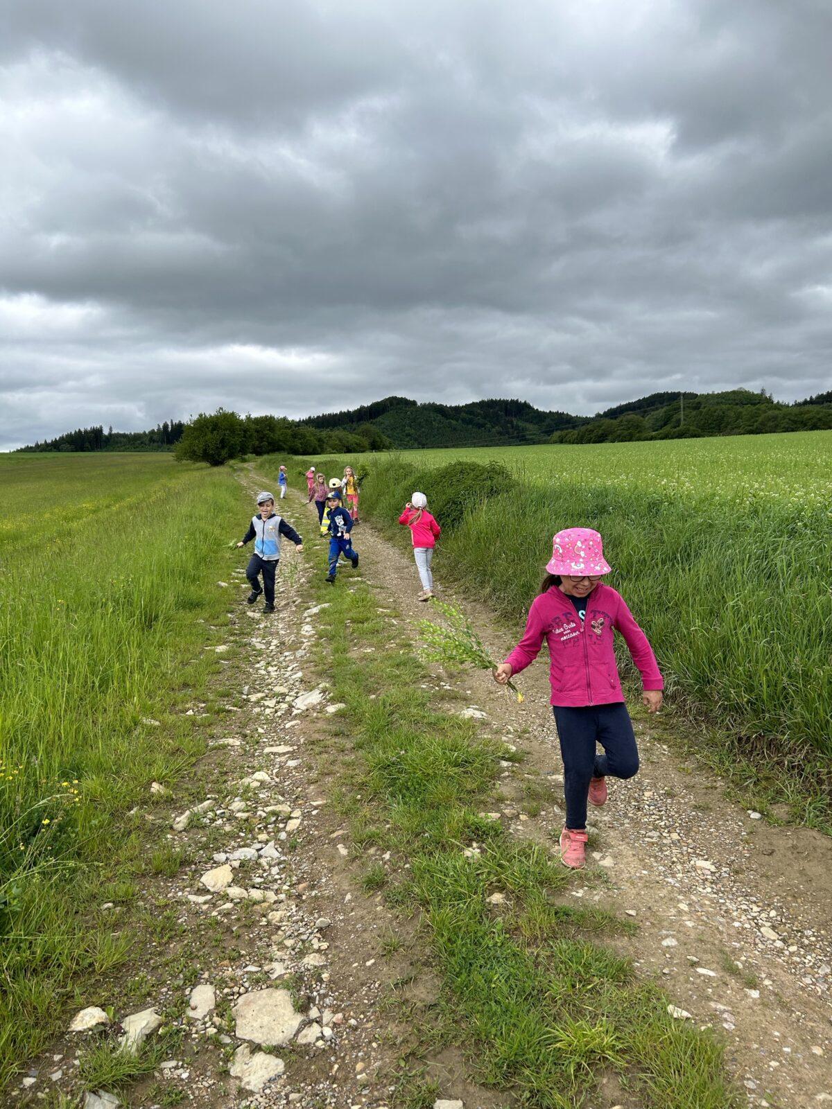 SOVIČKY: ,,JARNÍ LOUKA" - 28