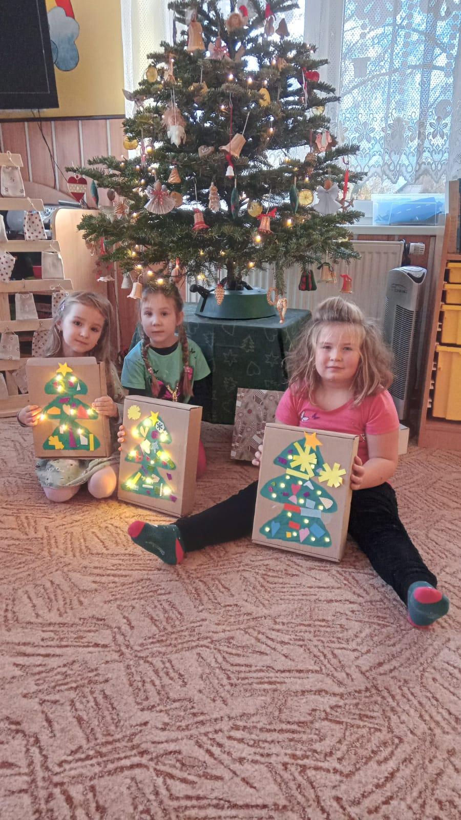 Výroba svítících stromečků - 1