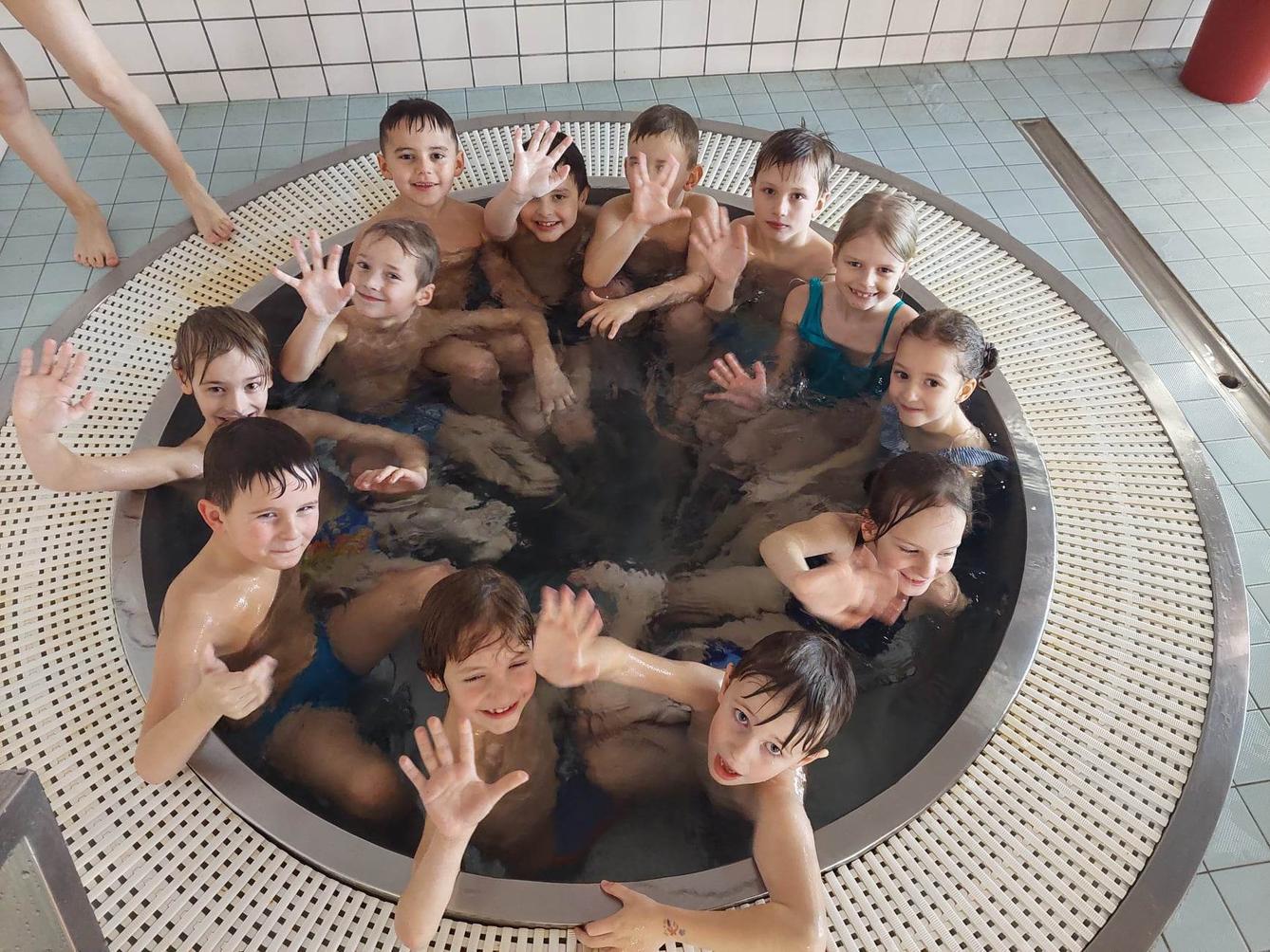 Zahájení plaveckého výcviku 1. a 5. třídy - 12