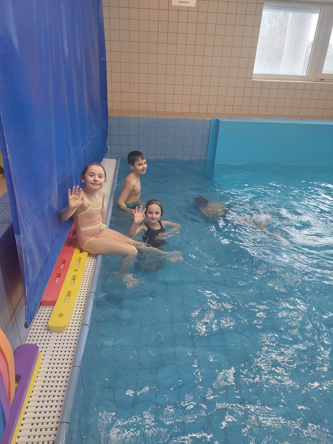 Zahájení plaveckého výcviku 1. a 5. třídy - 13