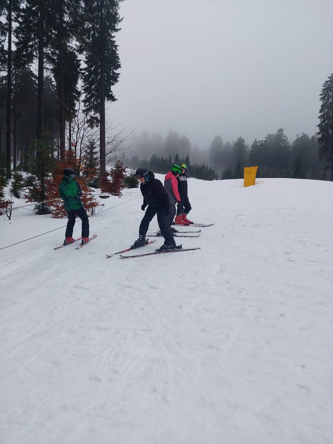 Lyžařský výcvik - 1. den - 12