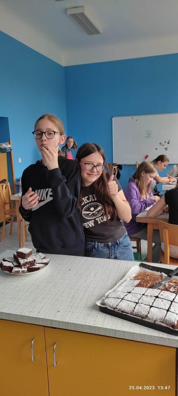 6. třída - dívky na pracovních činnostech - 4